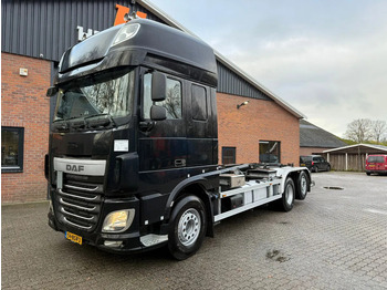 Camion cu cârlig DAF XF 440