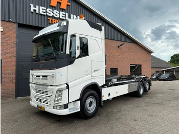 Camion cu cârlig VOLVO FH