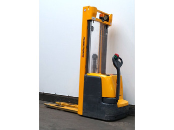 Transpalet la mare înălţime Jungheinrich EJC214: Foto 2 Transpalet la mare înălţime Jungheinrich EJC214: Foto 2