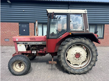 Tractor agricol International 744: Foto 2 Tractor agricol International 744: Foto 2