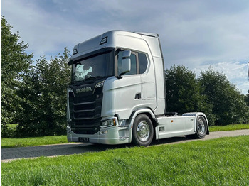 Cap tractor SCANIA S 660 V8