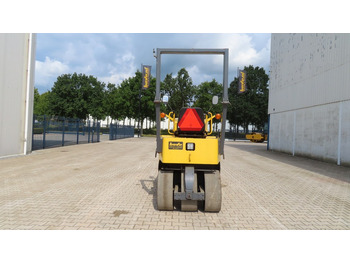 Compactor cu pneuri Sakai TS 160: Foto 3