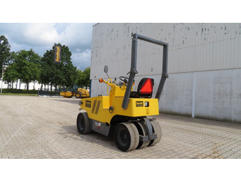 Compactor cu pneuri Sakai TS 160: Foto 4
