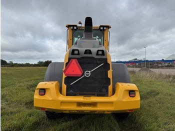 Încărcător frontal pe pneuri Volvo L 70 H: Foto 4 Încărcător frontal pe pneuri Volvo L 70 H: Foto 4