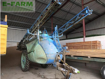 Maşină de erbicidat tractata BERTHOUD