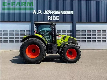 Tractor agricol CLAAS Axion 830