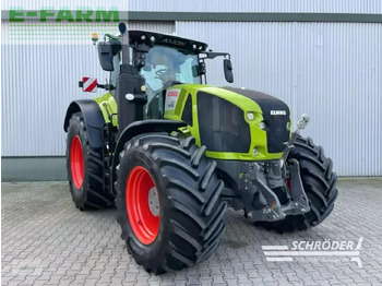 Tractor agricol CLAAS Axion 960