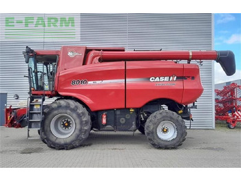 Combină de recoltat cereale CASE IH