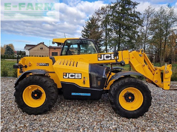 Încărcător frontal pe pneuri JCB