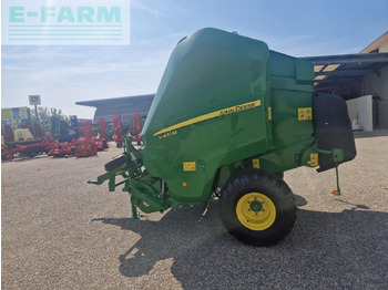 Presă baloţi dreptunghiulari John Deere V451M: Foto 2 Presă baloţi dreptunghiulari John Deere V451M: Foto 2