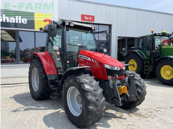Tractor agricol MASSEY FERGUSON 5611