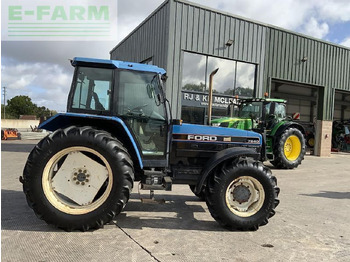 Tractor agricol NEW HOLLAND