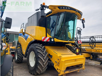 Combină de recoltat cereale NEW HOLLAND