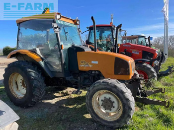 Tractor agricol RENAULT