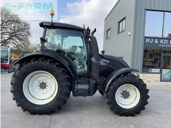 Tractor agricol VALTRA N174