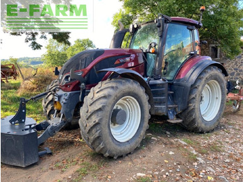 Tractor agricol VALTRA T214