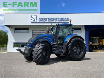 Tractor agricol VALTRA T214