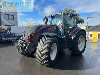 Tractor agricol VALTRA T214