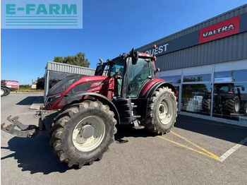 Tractor agricol VALTRA T214