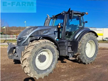 Tractor agricol VALTRA T214