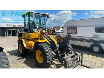 : fotografie din antet