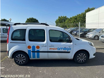Automobil RENAULT