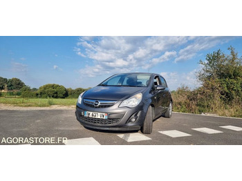 Automobil OPEL