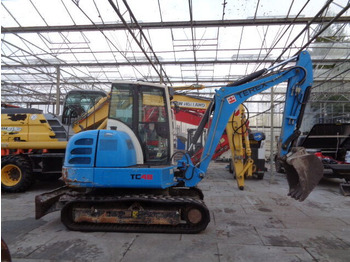 Excavator pe şenile TEREX