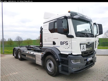 Camion cu cârlig MAN TGS