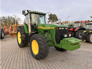 Tractor agricol JOHN DEERE 8200
