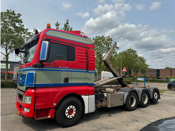 Camion cu cârlig MAN TGX