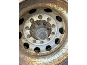 Remorcă furgon MTDK 2 AS - BPW + BOX 7,35 METER + CARGOLIFT ZEPRO: Foto 3 Remorcă furgon MTDK 2 AS - BPW + BOX 7,35 METER + CARGOLIFT ZEPRO: Foto 3