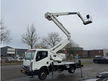 Camion cu nacela NISSAN