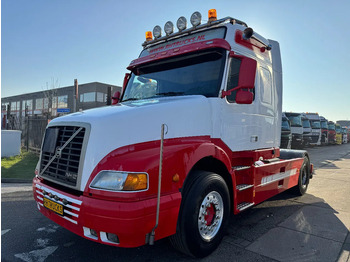 Cap tractor VOLVO