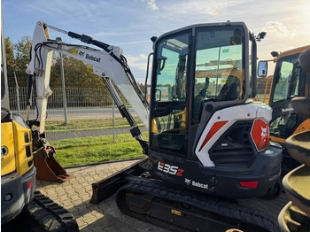 Mini excavator BOBCAT E35