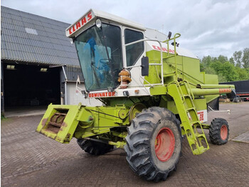 Combină de recoltat cereale CLAAS Dominator