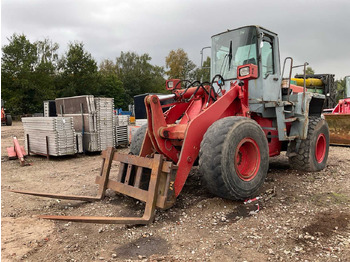 Încărcător frontal pe pneuri KOMATSU