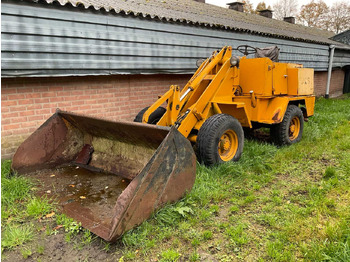 Încărcător frontal pe pneuri AHLMANN