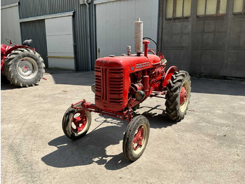 Tractor agricol