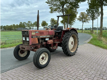 Tractor agricol INTERNATIONAL