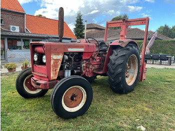 Tractor agricol INTERNATIONAL