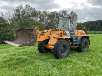 Încărcător frontal pe pneuri LIEBHERR L 512