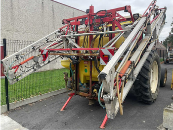 Maşină de erbicidat