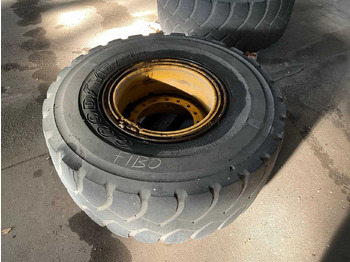 Încărcător frontal pe pneuri TYRES WITH RIMS (2X): Foto 3