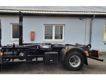 Camion cu cârlig MAN TGM 15.290