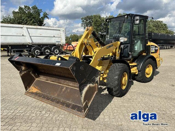 Încărcător frontal pe pneuri CATERPILLAR