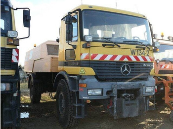 Utilaj deszăpezire Mercedes-Benz 2035 AK Actros 4x4, Kehrmaschine Schmidt, Allrad: Foto 4