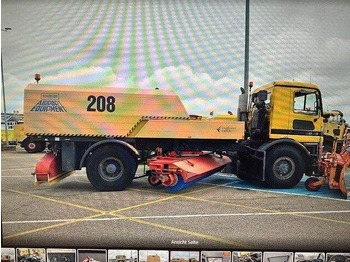 Utilaj deszăpezire Mercedes-Benz 2035 AK Actros 4x4, Kehrmaschine Schmidt, Allrad: Foto 2