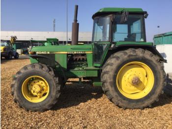 Tractor agricol John Deere 4040 S: Foto 1