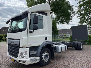 Camion şasiu DAF CF 260